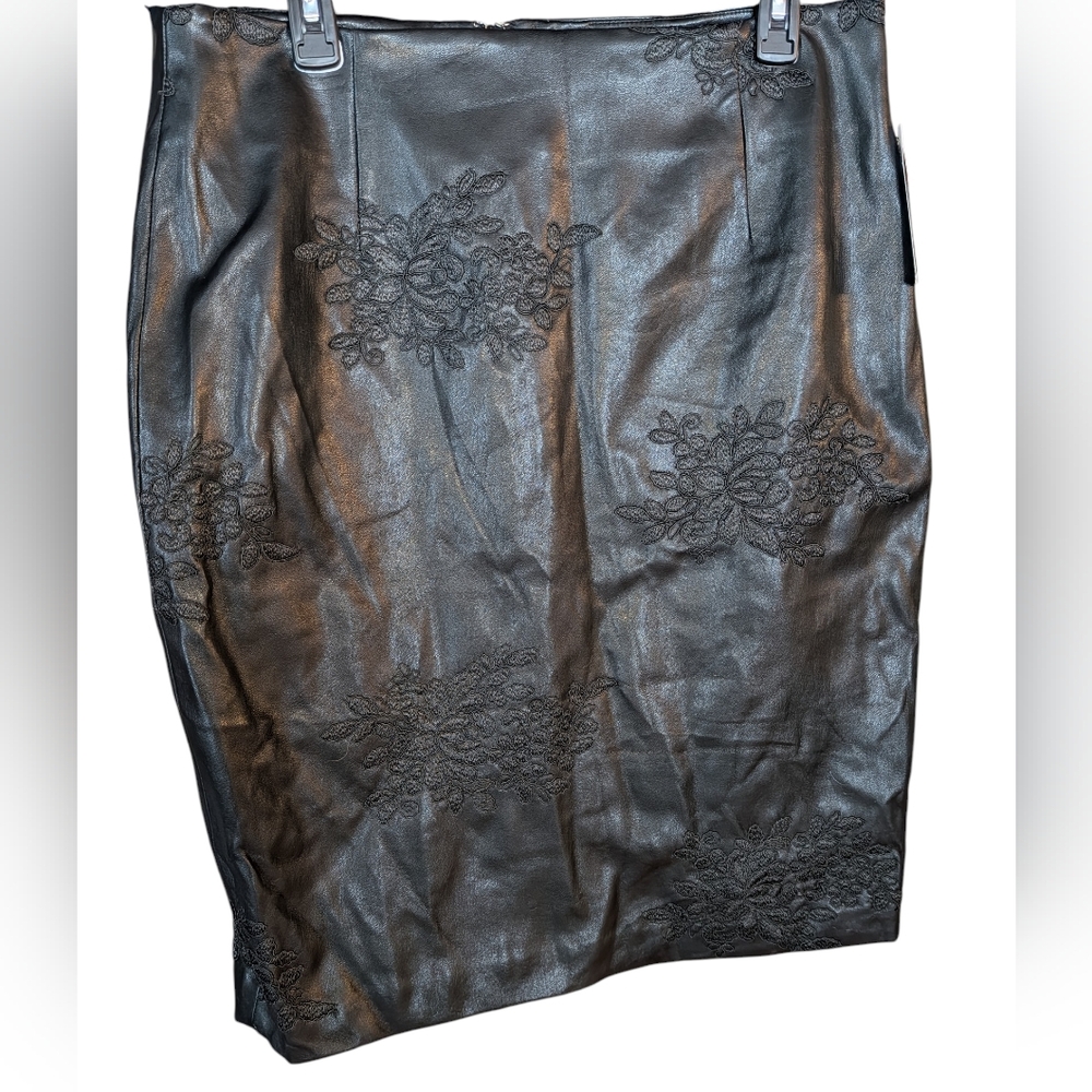 Worthington NWT Black Faux Leather Skirt With Embroidered Embellishment
